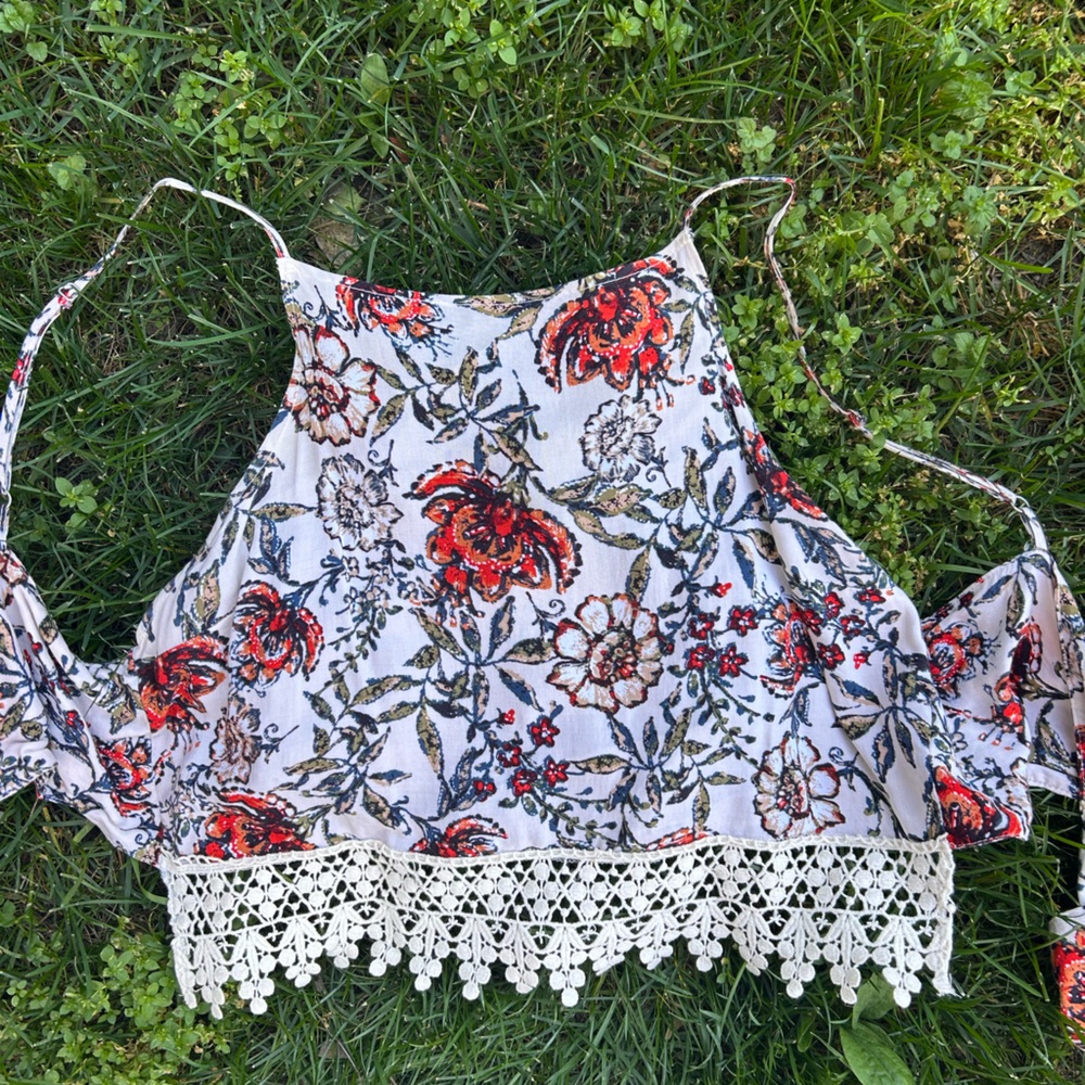 Abercrombie & Fitch White Floral Crochet-Hem Halter Crop Top